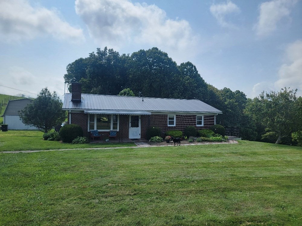 6264 Joy Ranch Road Woodlawn, VA 24381 - Photo 2 of 21 Gallery Image 2