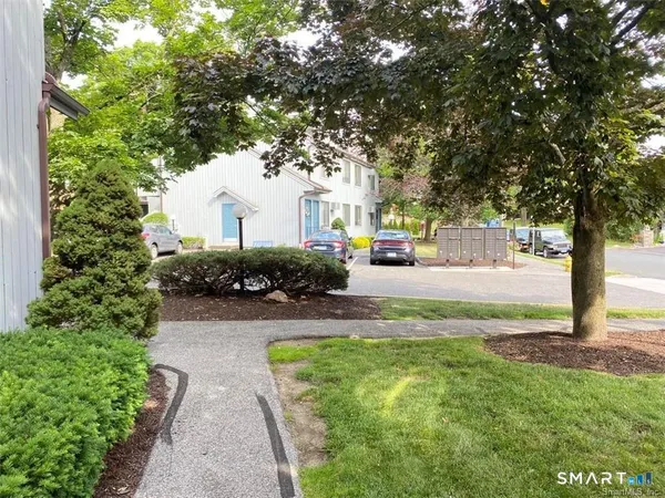 $3,000 | 19 Somers Street, Unit A3, Danbury, CT 06810