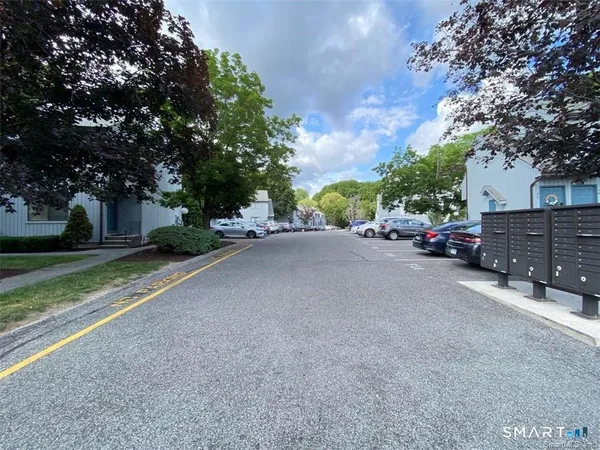 $3,000 | 19 Somers Street, Unit A3, Danbury, CT 06810