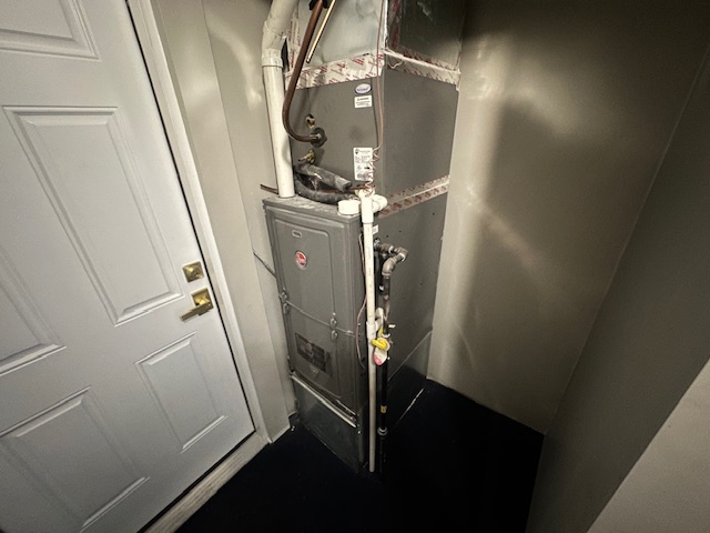 5743 South Emerald Avenue Chicago, IL 60621 - Photo 12 of 28 a view of utility room