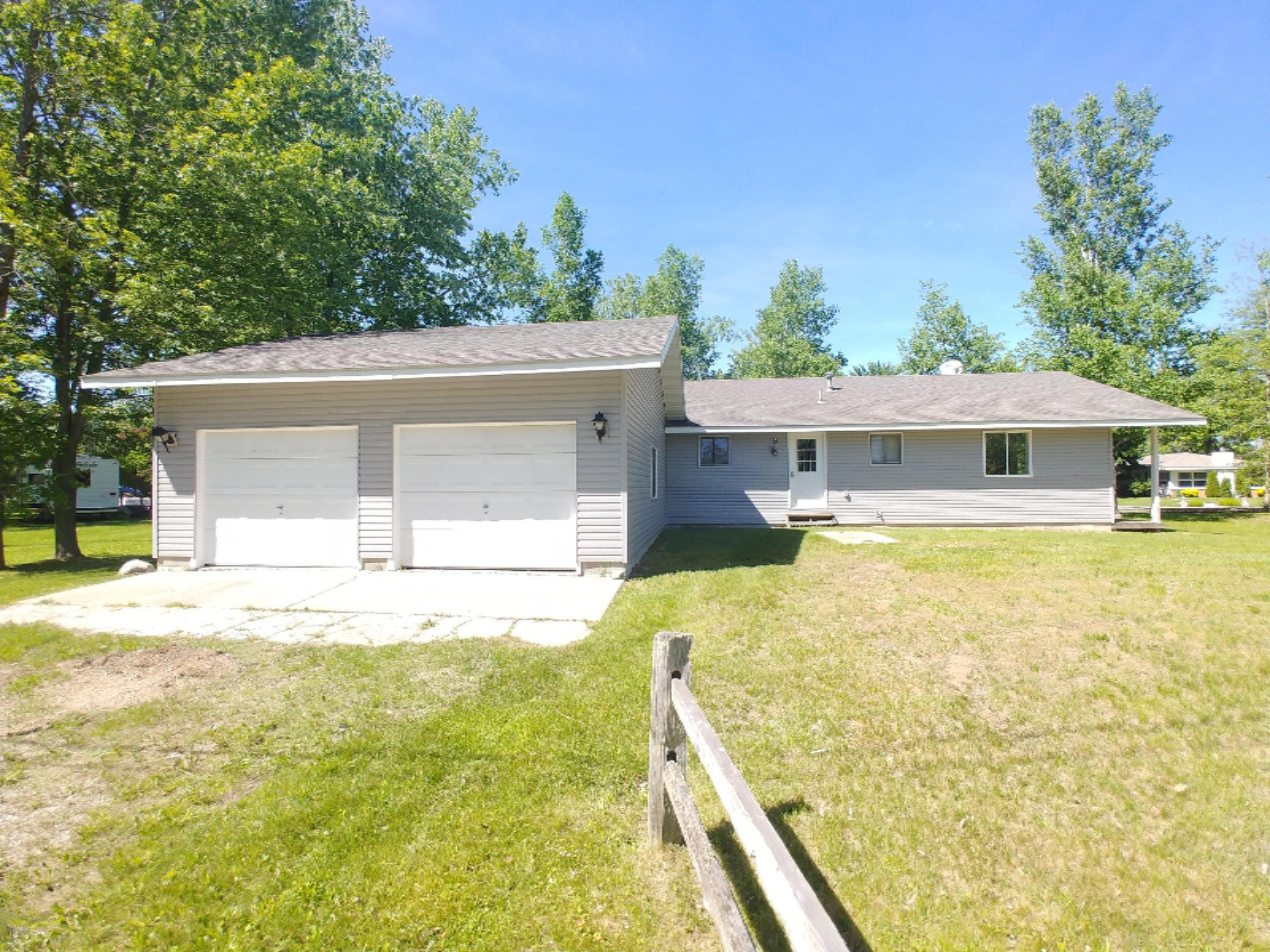 696 Hayes Road Beaverton, MI 48612 - Photo 1 of 28 20180602_155650