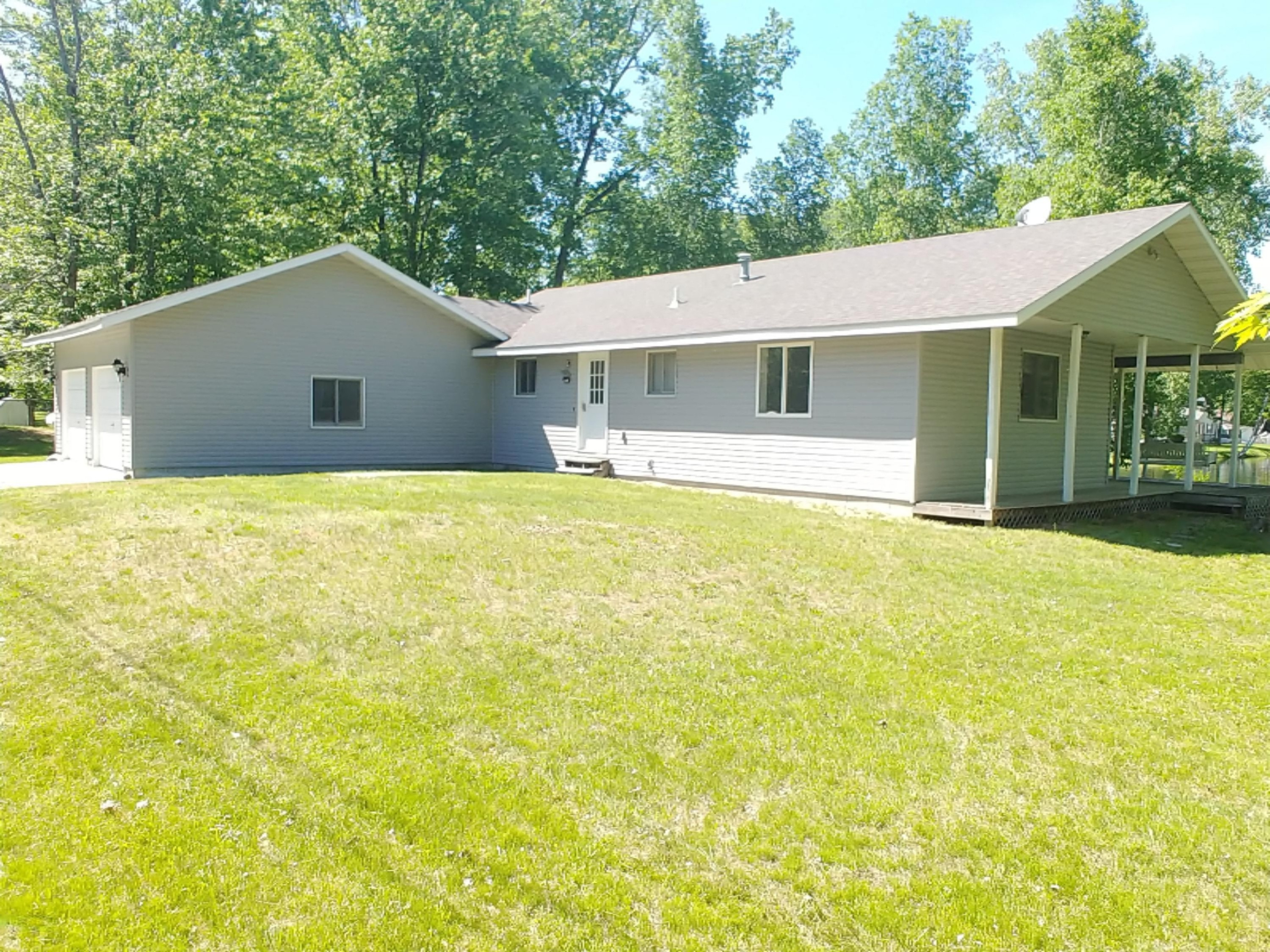 696 Hayes Road Beaverton, MI 48612 - Photo 2 of 28 20180602_155318
