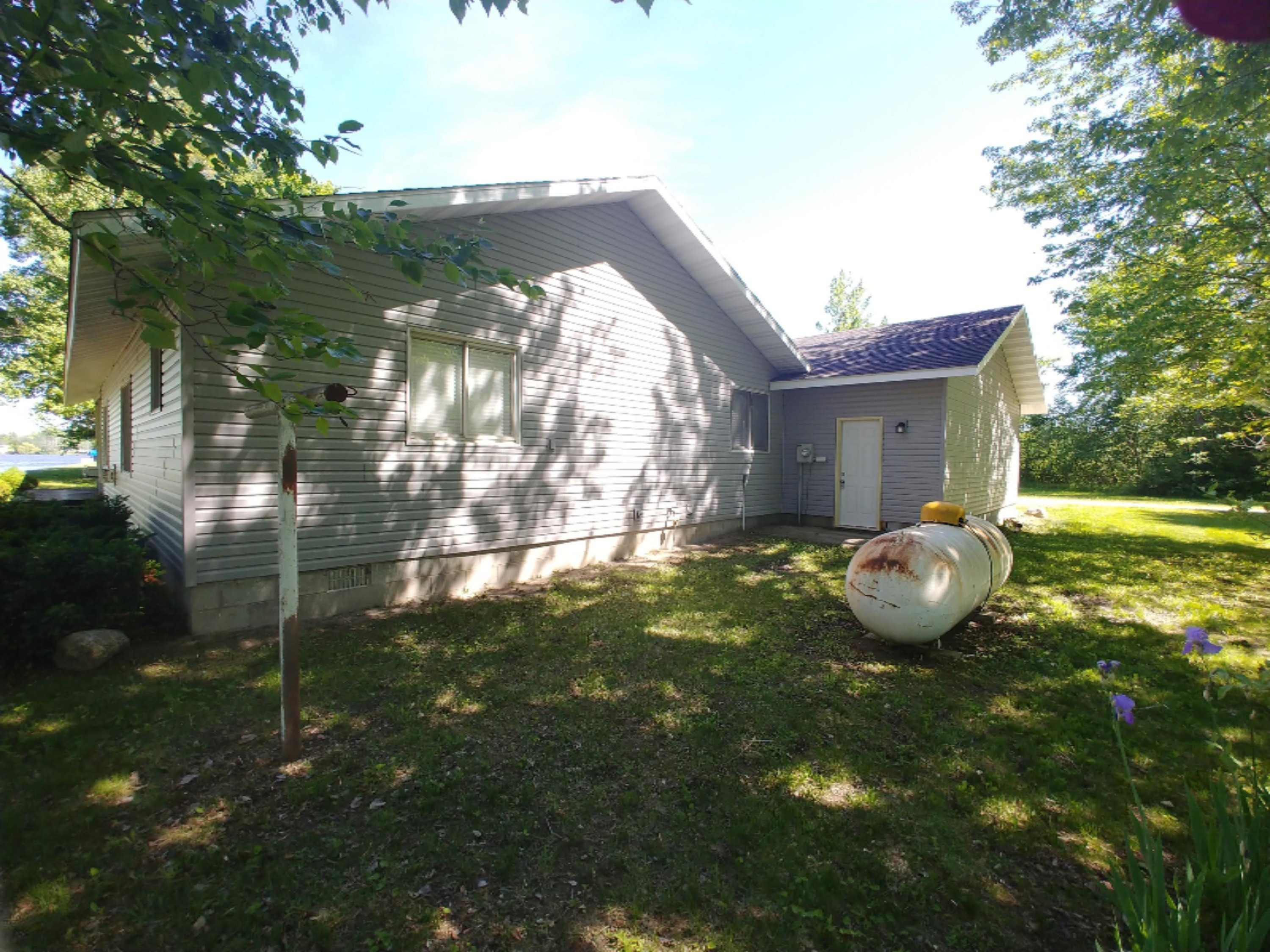 696 Hayes Road Beaverton, MI 48612 - Photo 25 of 28 20180602_155529