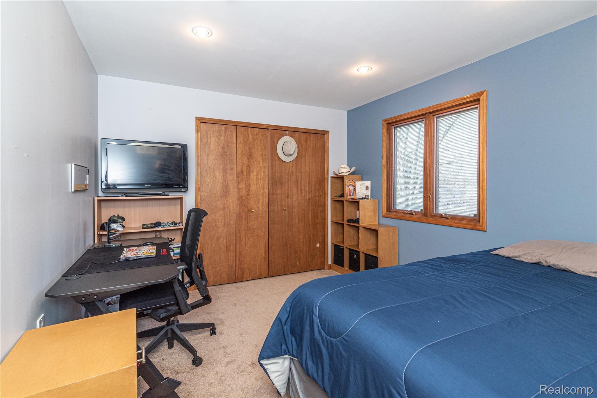22647 Deerfield Road Novi, MI 48375 - Photo 29 of 51 Bedroom 2