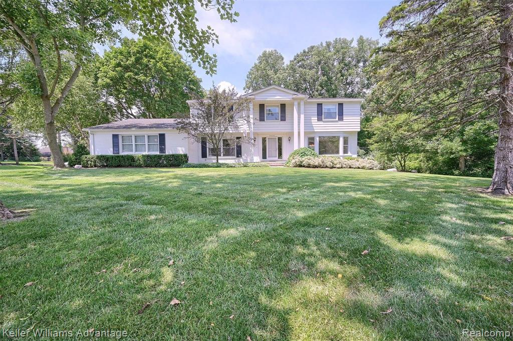 30025 Fox Grove Road Farmington Hills, MI 48334 - Photo 1 of 58