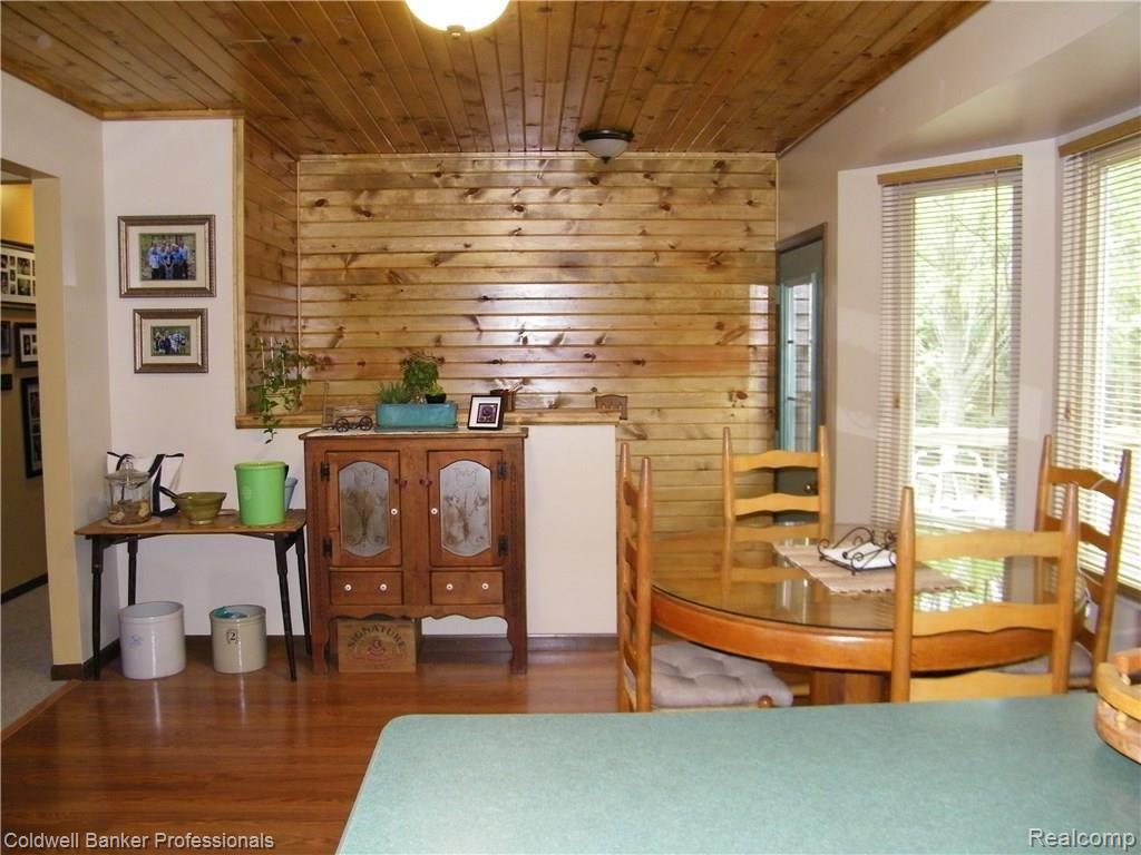 6040 Old State Road North Branch, MI 48461 - Photo 9 of 31 100_4554.jpg