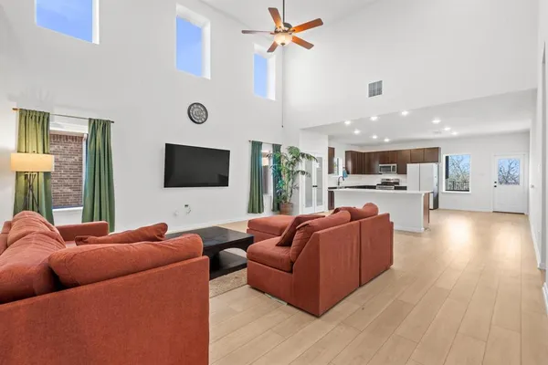 $2,999 | 7609 Poplar Drive, Denton, TX 76226