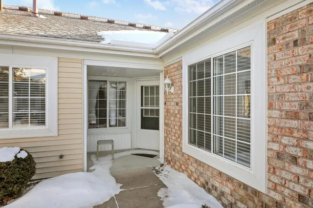 $395,000 | 10849 Lexington Drive, Eden Prairie, MN 55344