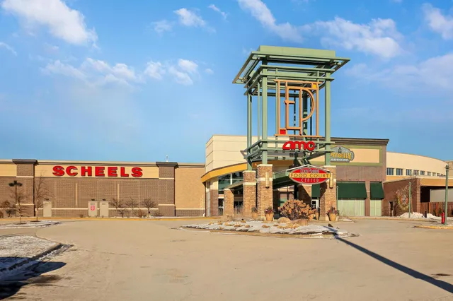 $395,000 | 10849 Lexington Drive, Eden Prairie, MN 55344