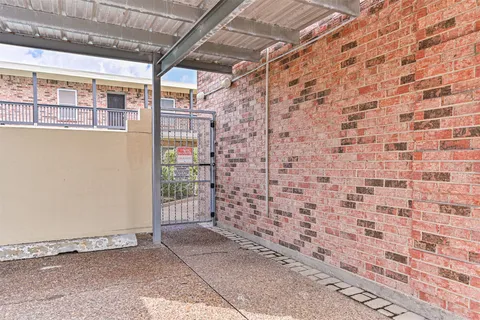 $130,000 | 402 Postoffice Street, Unit 201, Galveston, TX 77550