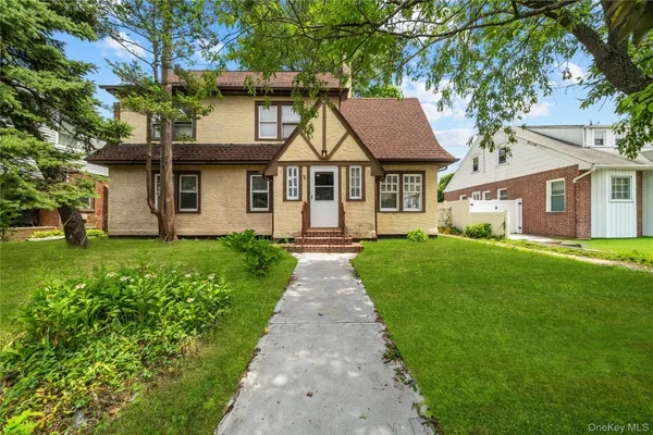 $850,000 | 116 Meadowbrook Road, Hempstead, NY 11550