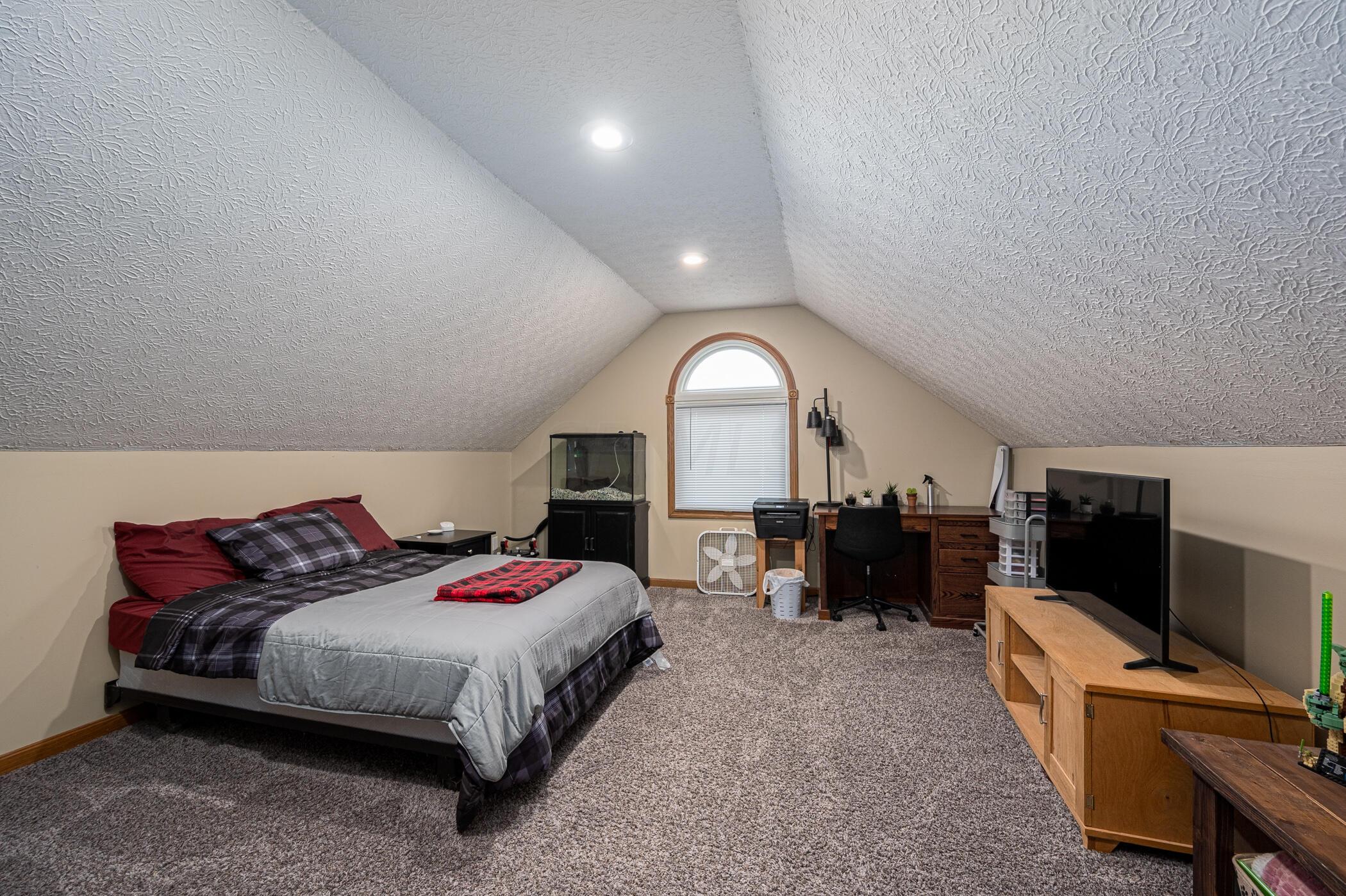 326 Chatham Road Circleville, OH 43113 - Photo 22 of 36 326 Chatham Rd, Circleville, OH 43113_05