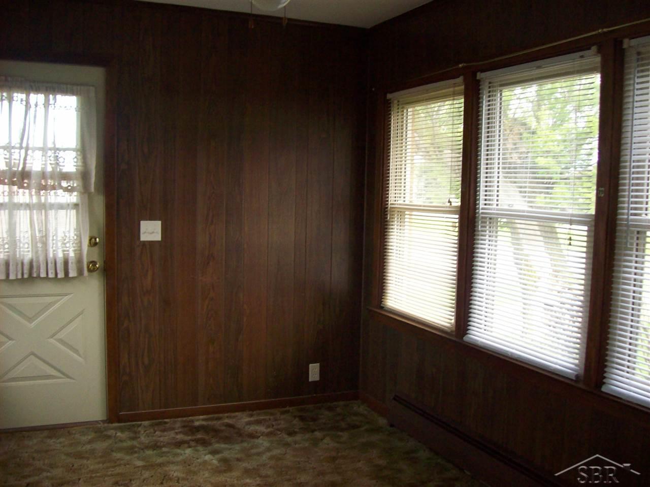 6130 Wadsworth Road Saginaw, MI 48601 - Photo 9 of 13 31290709-8.JPG