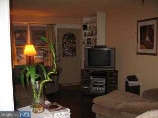 445 Woodcliffe Road Upper Darby, PA 19082 - Photo 2 of 6