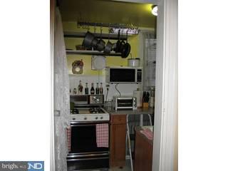 445 Woodcliffe Road Upper Darby, PA 19082 - Photo 3 of 6