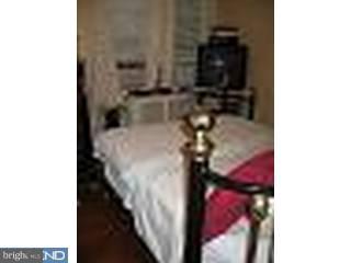445 Woodcliffe Road Upper Darby, PA 19082 - Photo 4 of 6