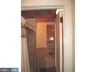 445 Woodcliffe Road Upper Darby, PA 19082 - Photo 5 of 6