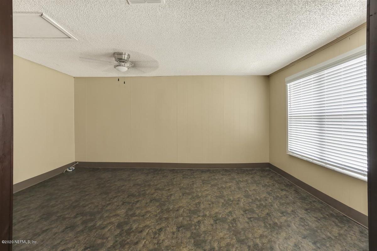 8236 Justin Road South Jacksonville, FL 32210 - Photo 3 of 11 03-Family Room