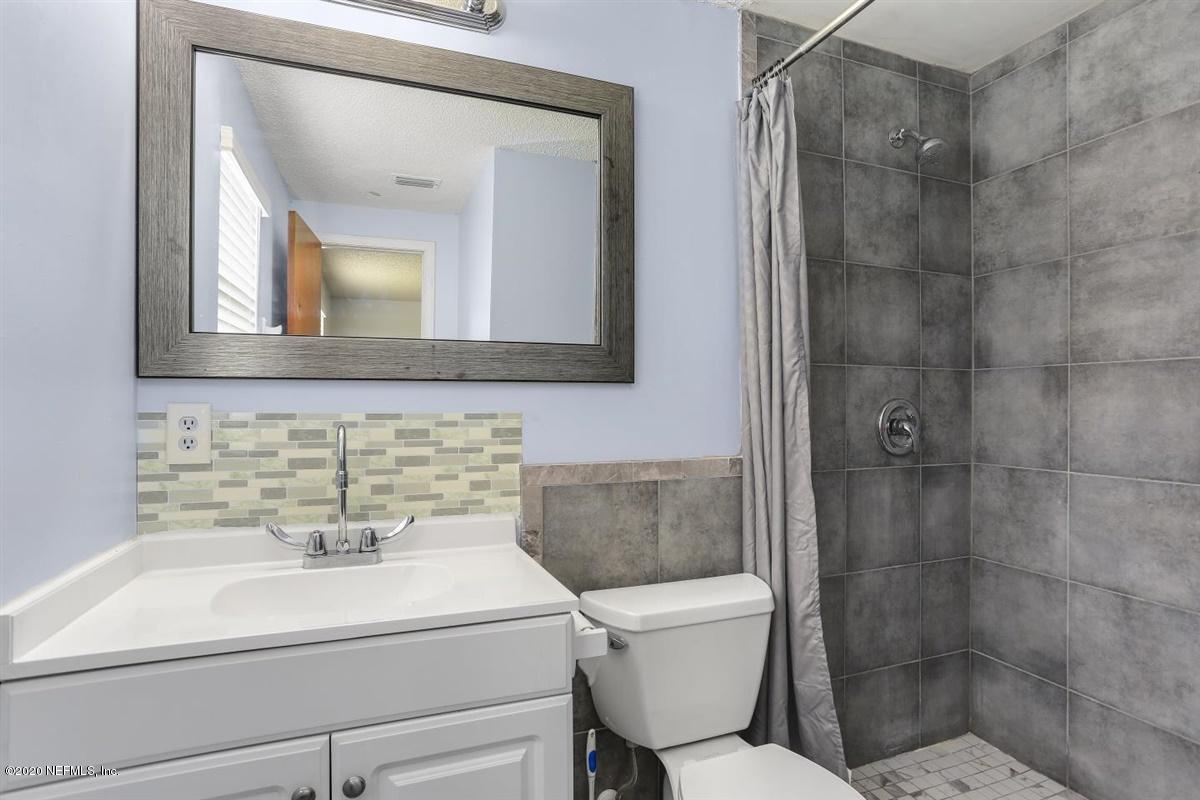8236 Justin Road South Jacksonville, FL 32210 - Photo 7 of 11 07-Master Bathroom