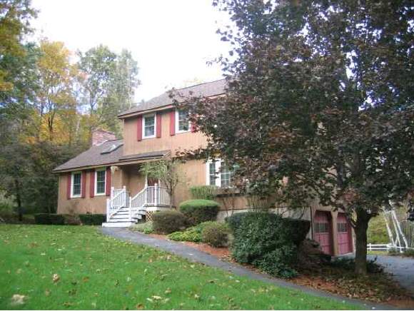 2 Londonderry Road Windham, NH 03087 - Photo 1 of 5
