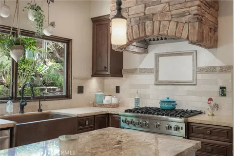 $1,449,000 | 19066 Willow Brook Lane, Lake Forest, CA 92679