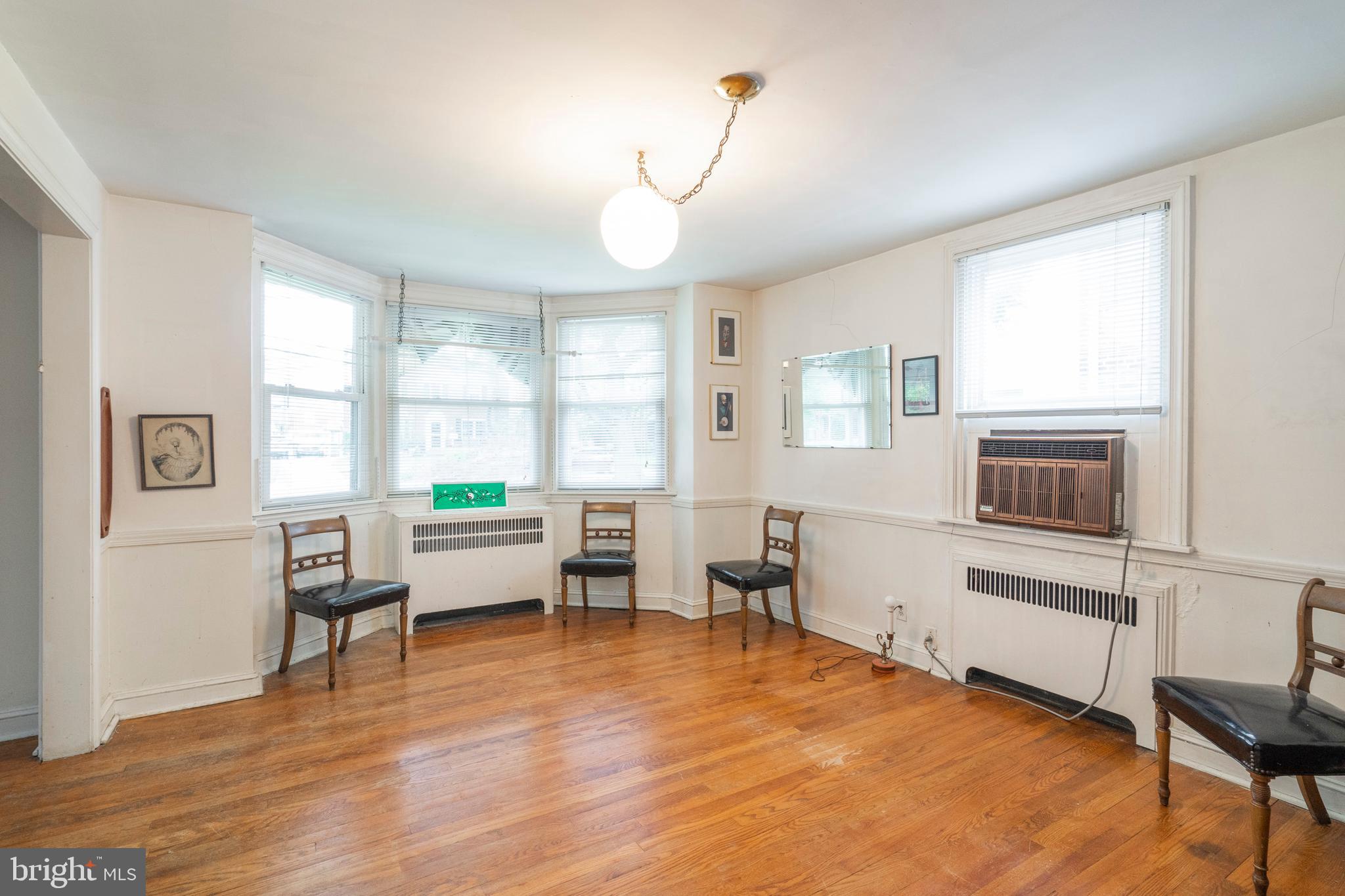 305 Earlington Road Havertown, PA 19083 - Photo 15 of 50 Hardwood Floors
