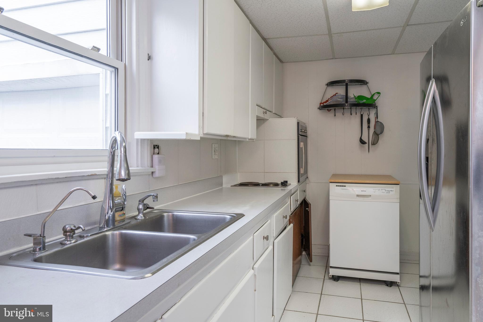 305 Earlington Road Havertown, PA 19083 - Photo 20 of 50 Double Sink