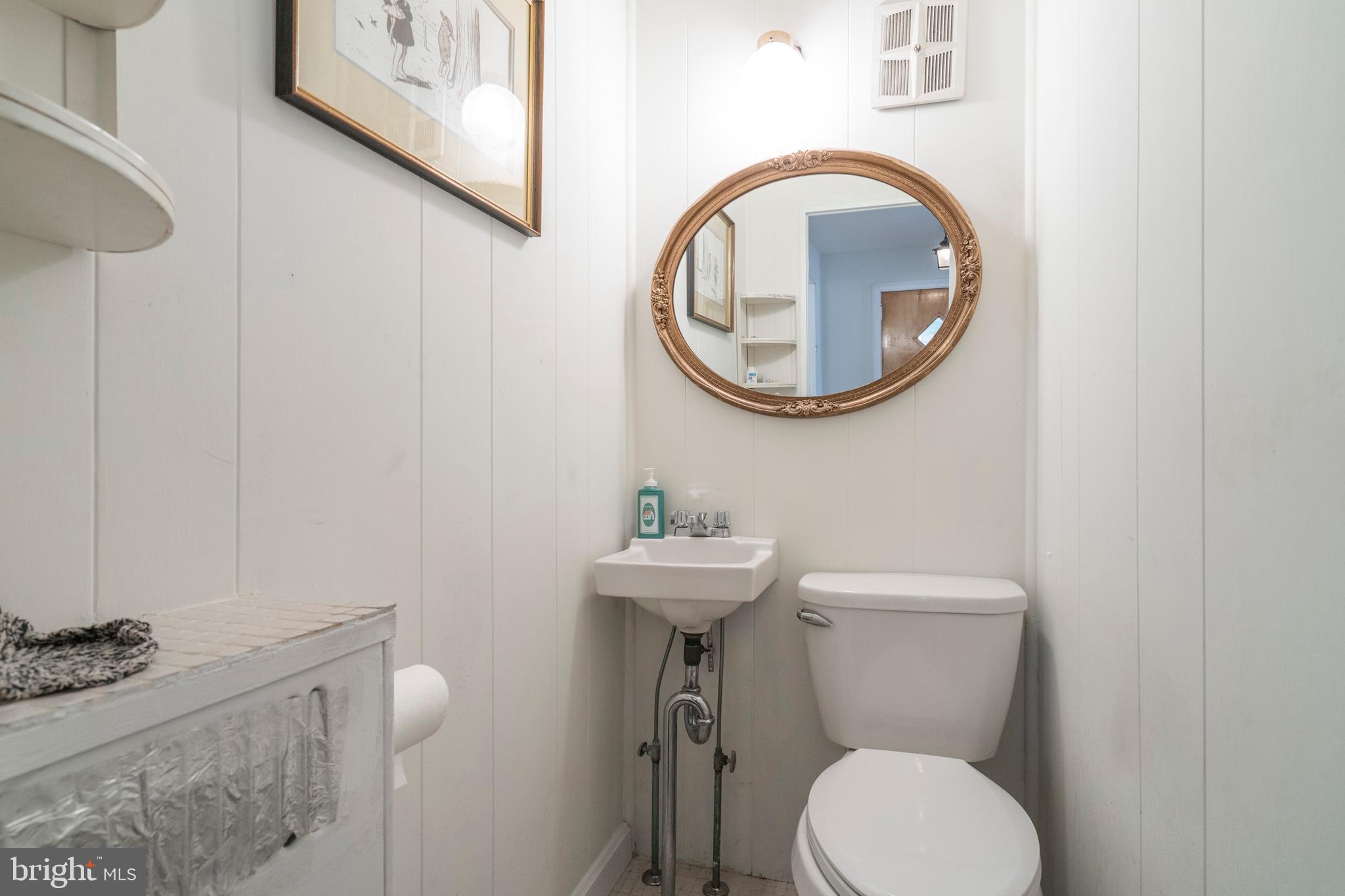 305 Earlington Road Havertown, PA 19083 - Photo 23 of 50 First Floor Powder Room
