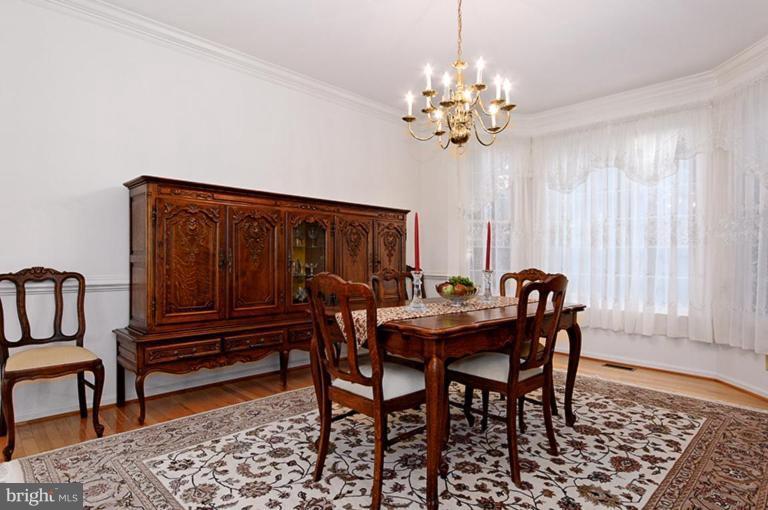 1204 Tottenham Court Reston, VA 20194 - Photo 11 of 24 Dining Room