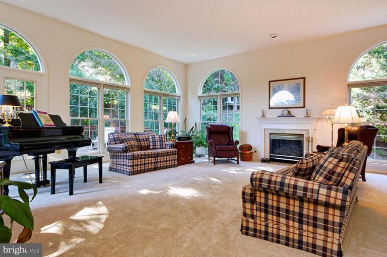 1204 Tottenham Court Reston, VA 20194 - Photo 12 of 24 Family Room