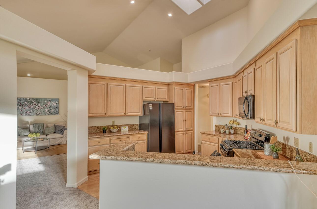 17760 Riverbend Road Salinas, CA 93908 - Photo 11 of 39 Gallery Image 11