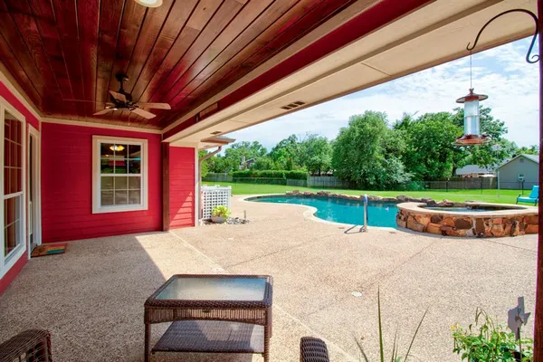 a view of outdoor space yard and patio