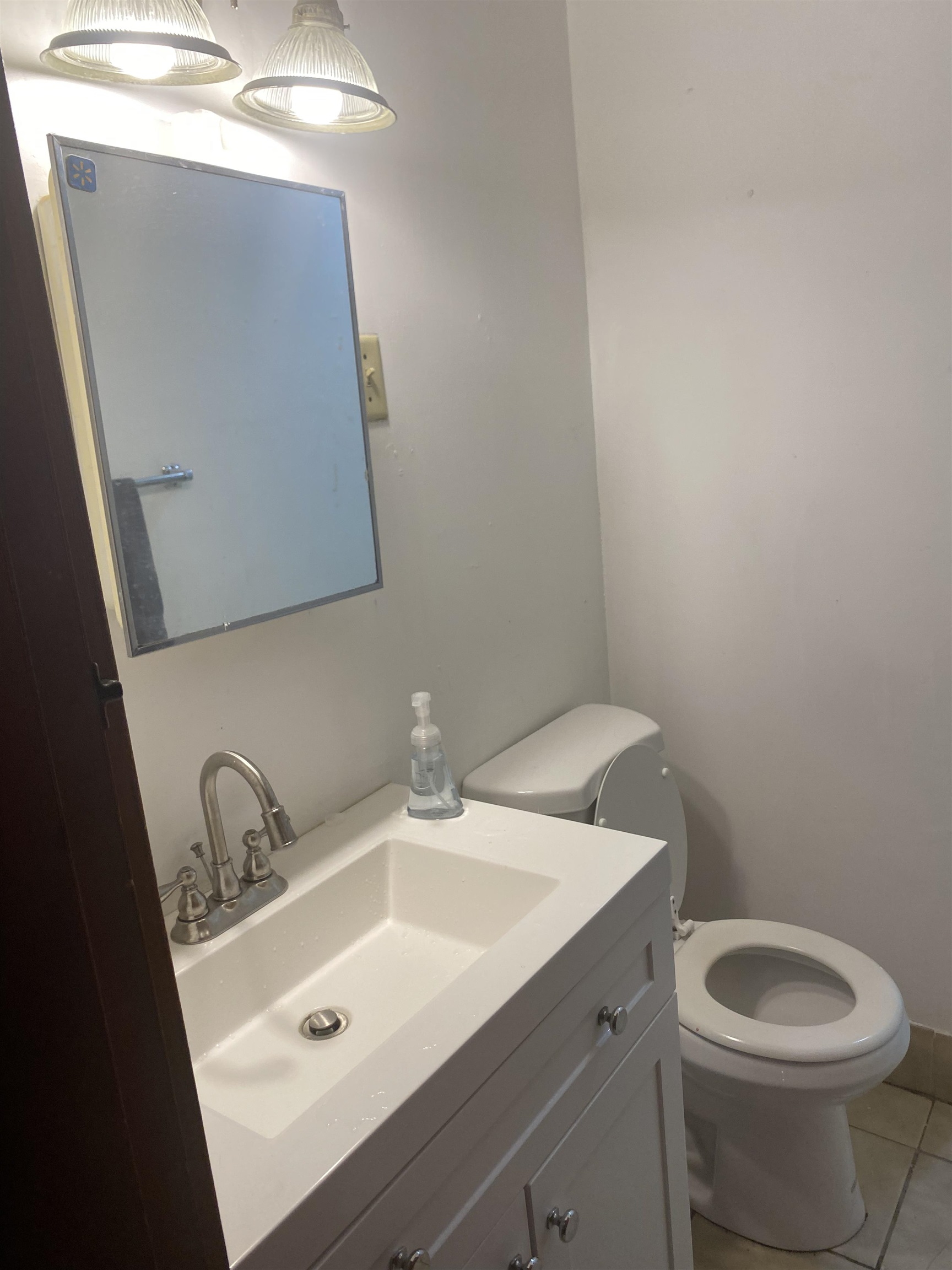 238 Spruce Street Manchester, NH 03103 - Photo 6 of 14 Gallery Image 6