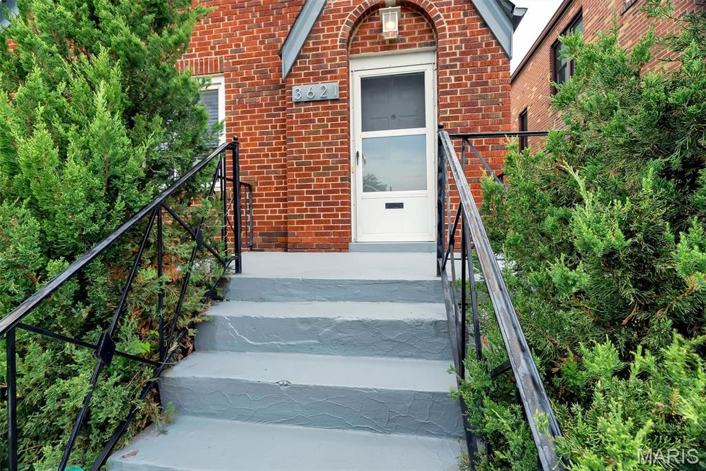 3621 Watson Road St. Louis, MO 63109 - Photo 2 of 54