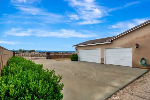 $679,900 | 8347 West W Avenue, Lancaster, CA 93536