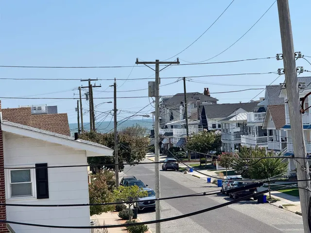 a view of entryway with staircase