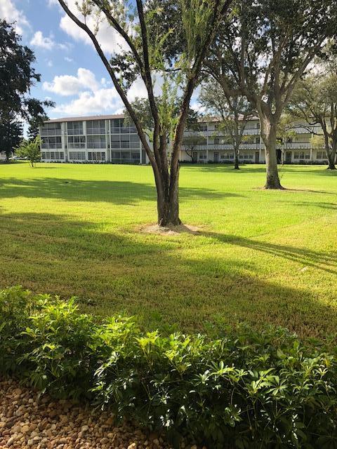 136 Mansfield F, Unit D Boca Raton, FL 33434 - Photo 3 of 14 IMG_0457