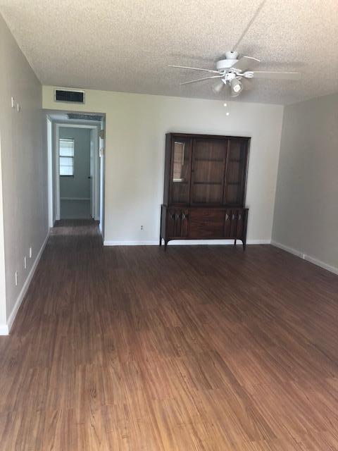 136 Mansfield F, Unit D Boca Raton, FL 33434 - Photo 4 of 14 IMG_0455