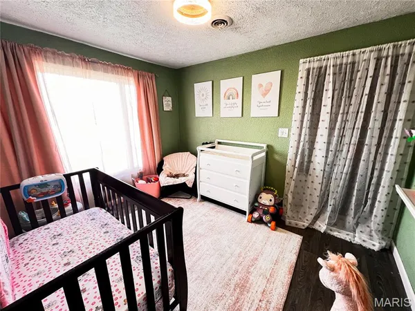 $200,000 | 9559 East Dix Irvington Road, Dix, IL 62830
