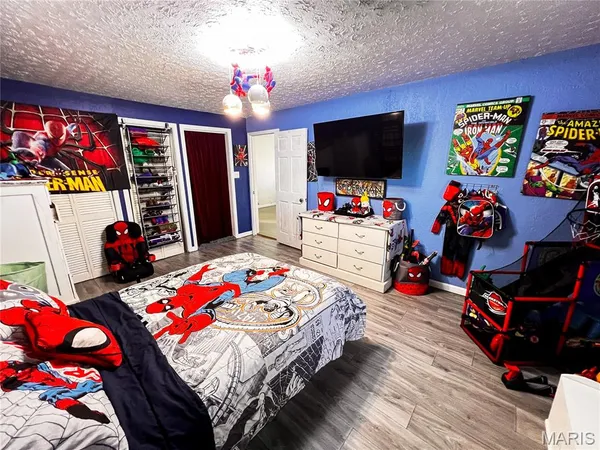 $200,000 | 9559 East Dix Irvington Road, Dix, IL 62830