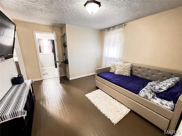 $200,000 | 9559 East Dix Irvington Road, Dix, IL 62830