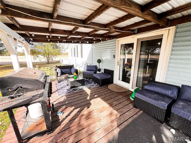 $200,000 | 9559 East Dix Irvington Road, Dix, IL 62830