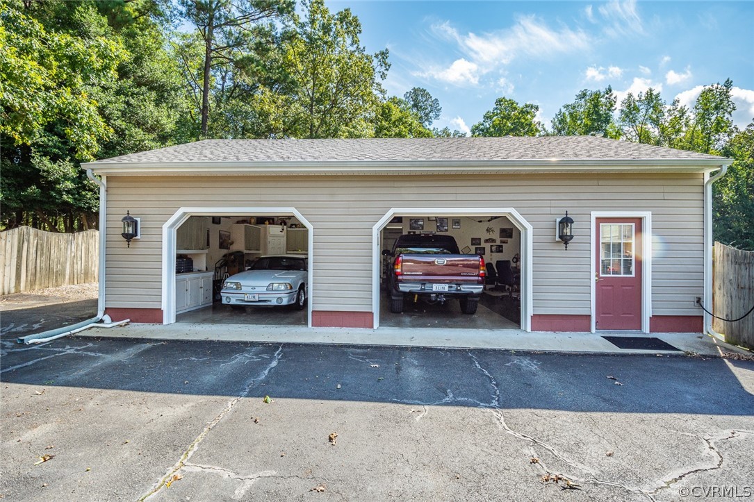 7251 Creek Ridge Road Henrico, VA 23231 - Photo 3 of 30 Gallery Image 3