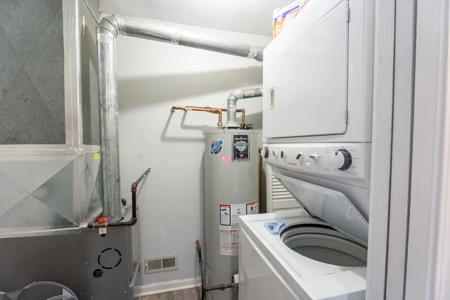 $1,700 | 774 Terrace Court, Unit T, Elgin, IL 60120