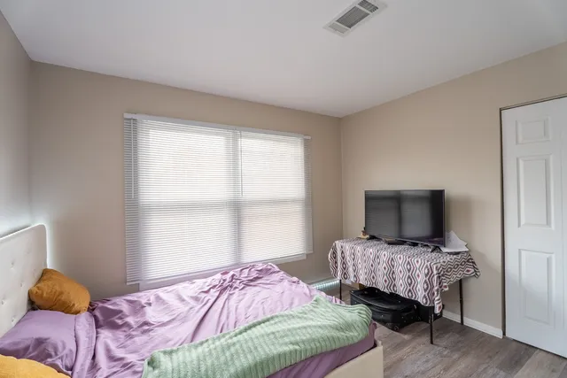 $1,700 | 774 Terrace Court, Unit T, Elgin, IL 60120