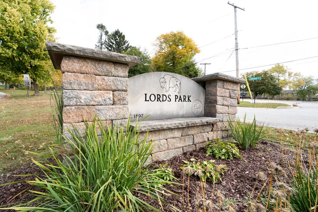 $1,700 | 774 Terrace Court, Unit T, Elgin, IL 60120