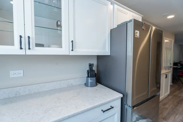 $1,700 | 774 Terrace Court, Unit T, Elgin, IL 60120