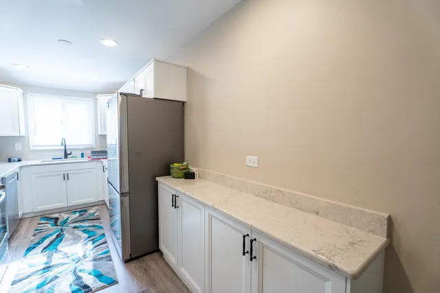 $1,700 | 774 Terrace Court, Unit T, Elgin, IL 60120