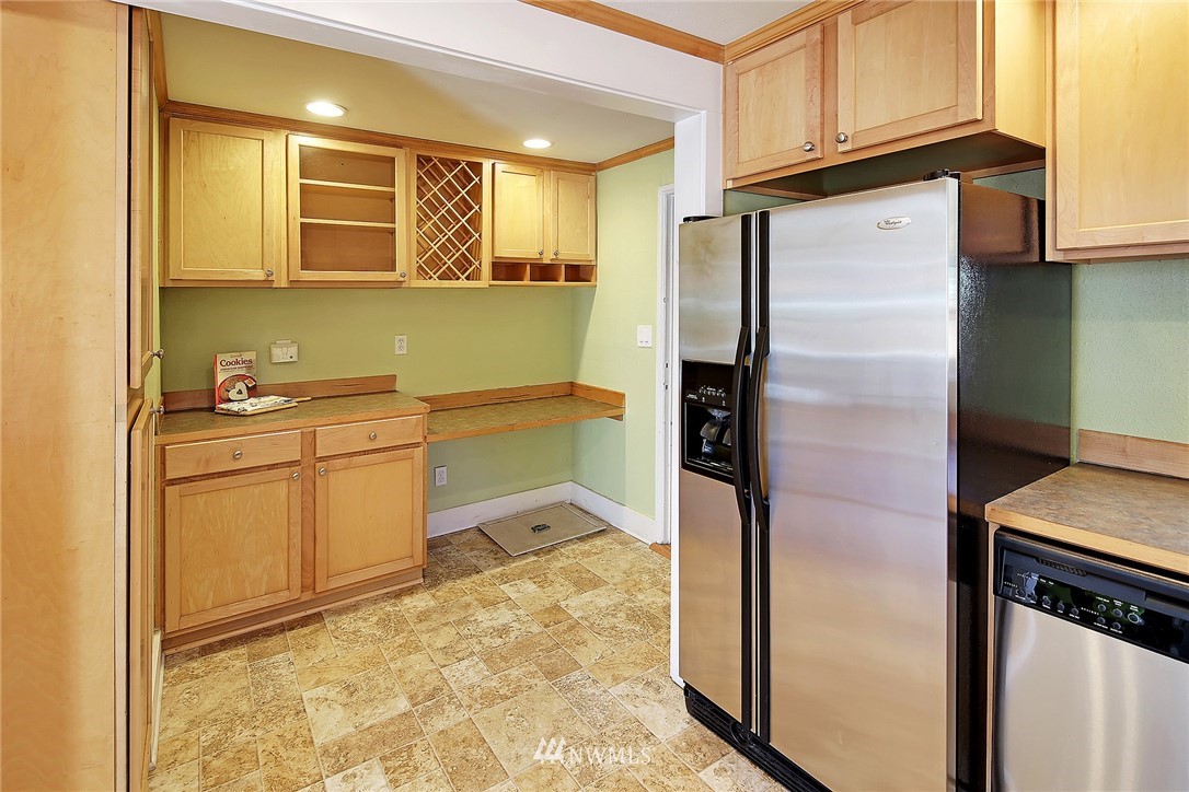 3208 Southwest Raymond Street Seattle, WA 98126 - Photo 10 of 22 Gallery Image 10