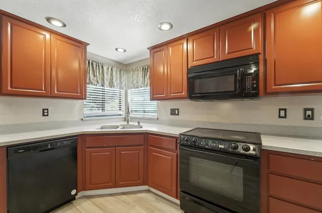 $605,000 | 834 Cedar Ridge Drive, Turlock, CA 95382